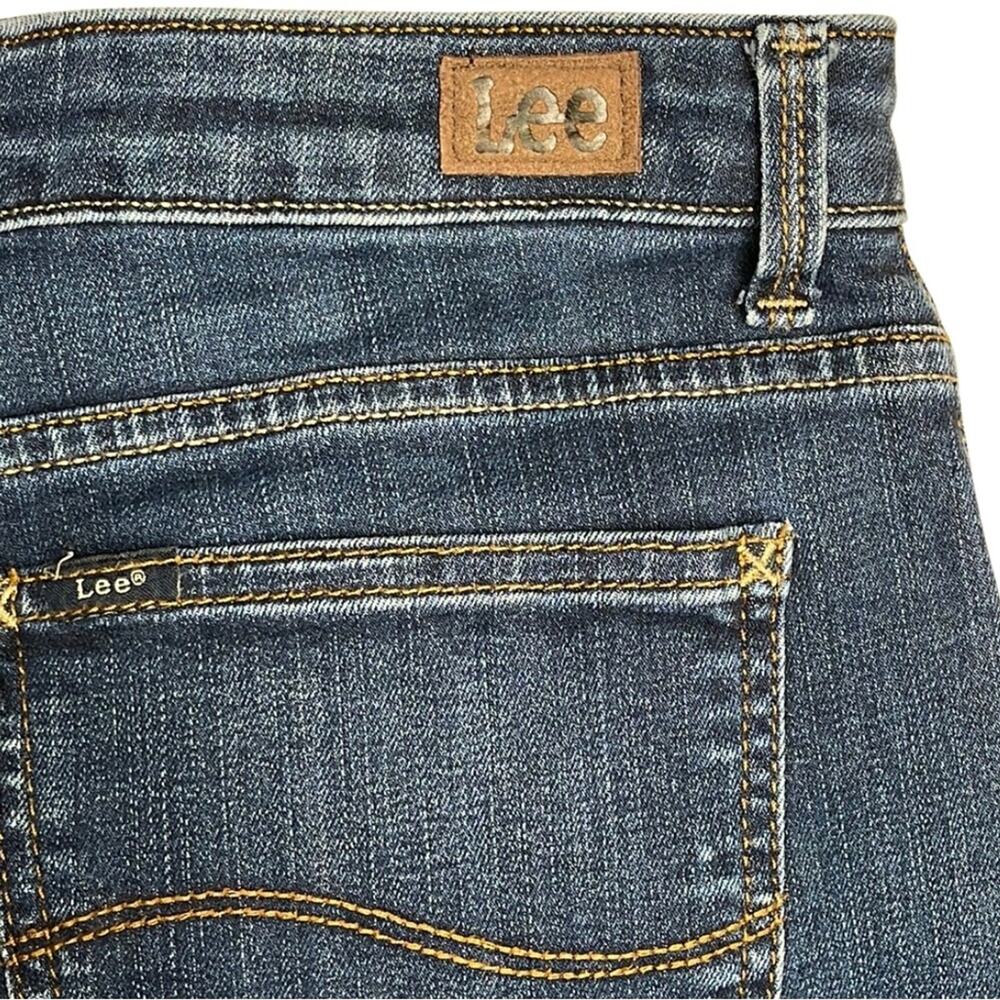 Lee jeans straight leg relaxed fit blue slimming high rise 5 pocket denim sz 34P - Picture 3 of 5